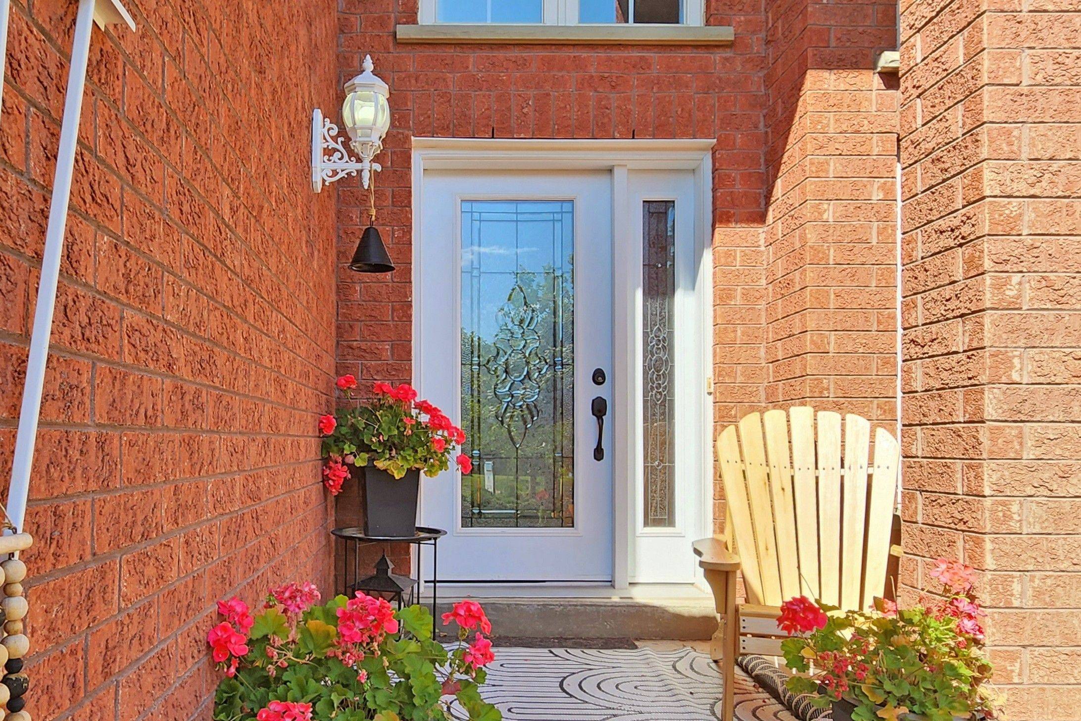 Oshawa, ON L1G 8A8,186 Ryerson CRES