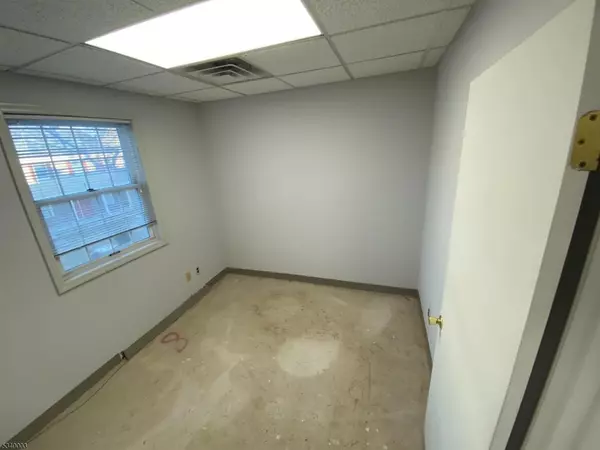 Florham Park Boro, NJ 07932,256 Columbia Tpke