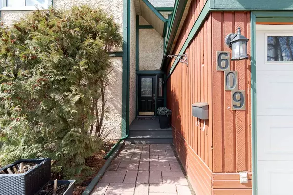Fort Mcmurray, AB T9K 1E6,609 Timberline DR