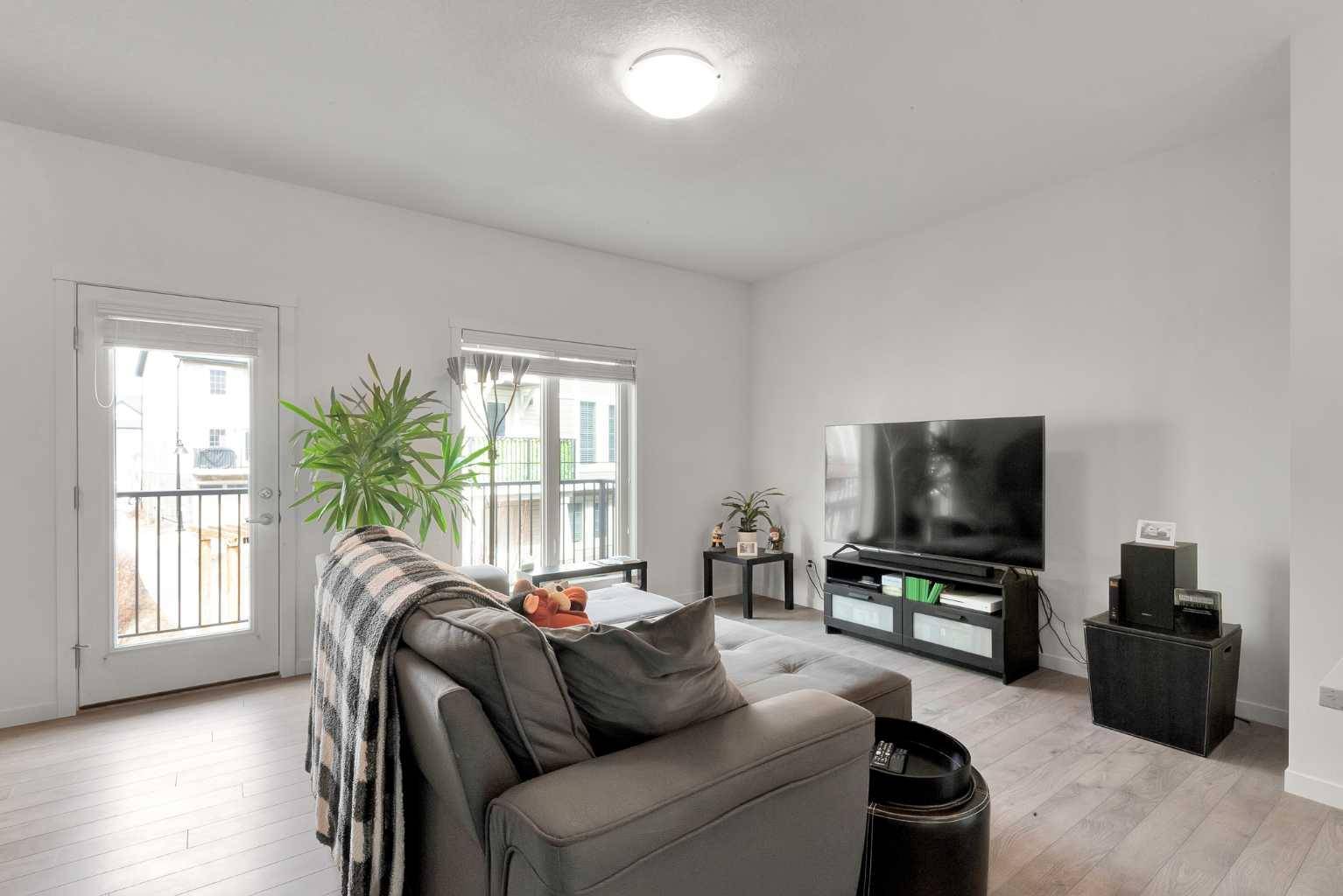 Calgary, AB T2X 3Z3,131 Legacy PT Southeast