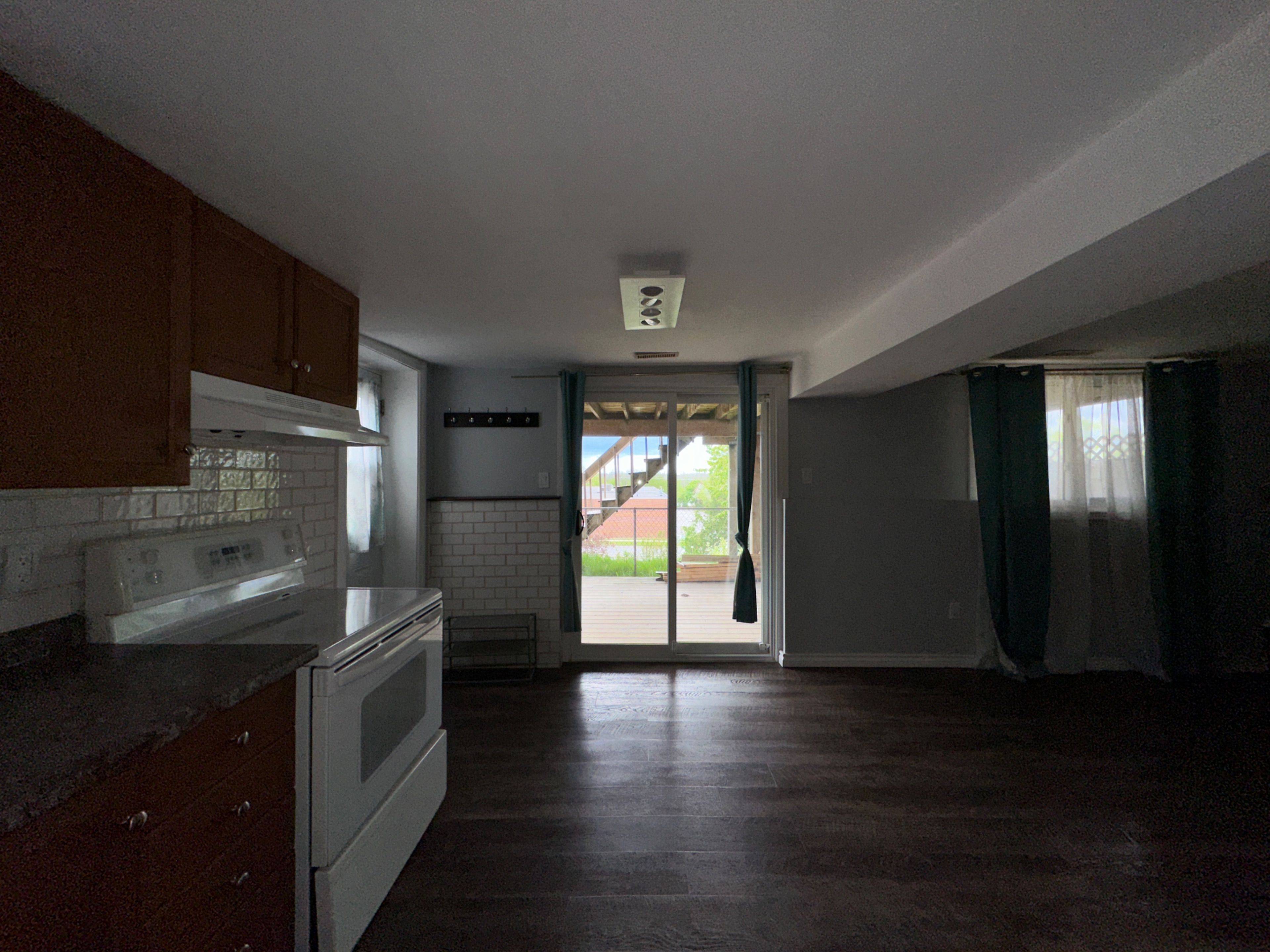 Bradford West Gwillimbury, ON L3Z 1A7,354 Britannia AVE #Lower