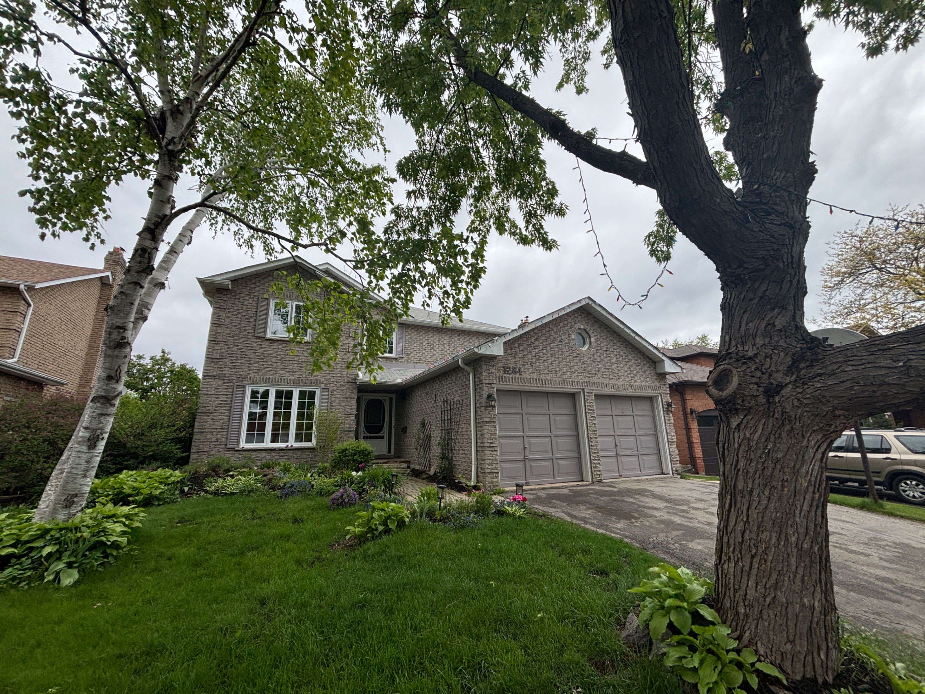 Oakville, ON L6H 4Y5,1284 Creekside DR #MAIN