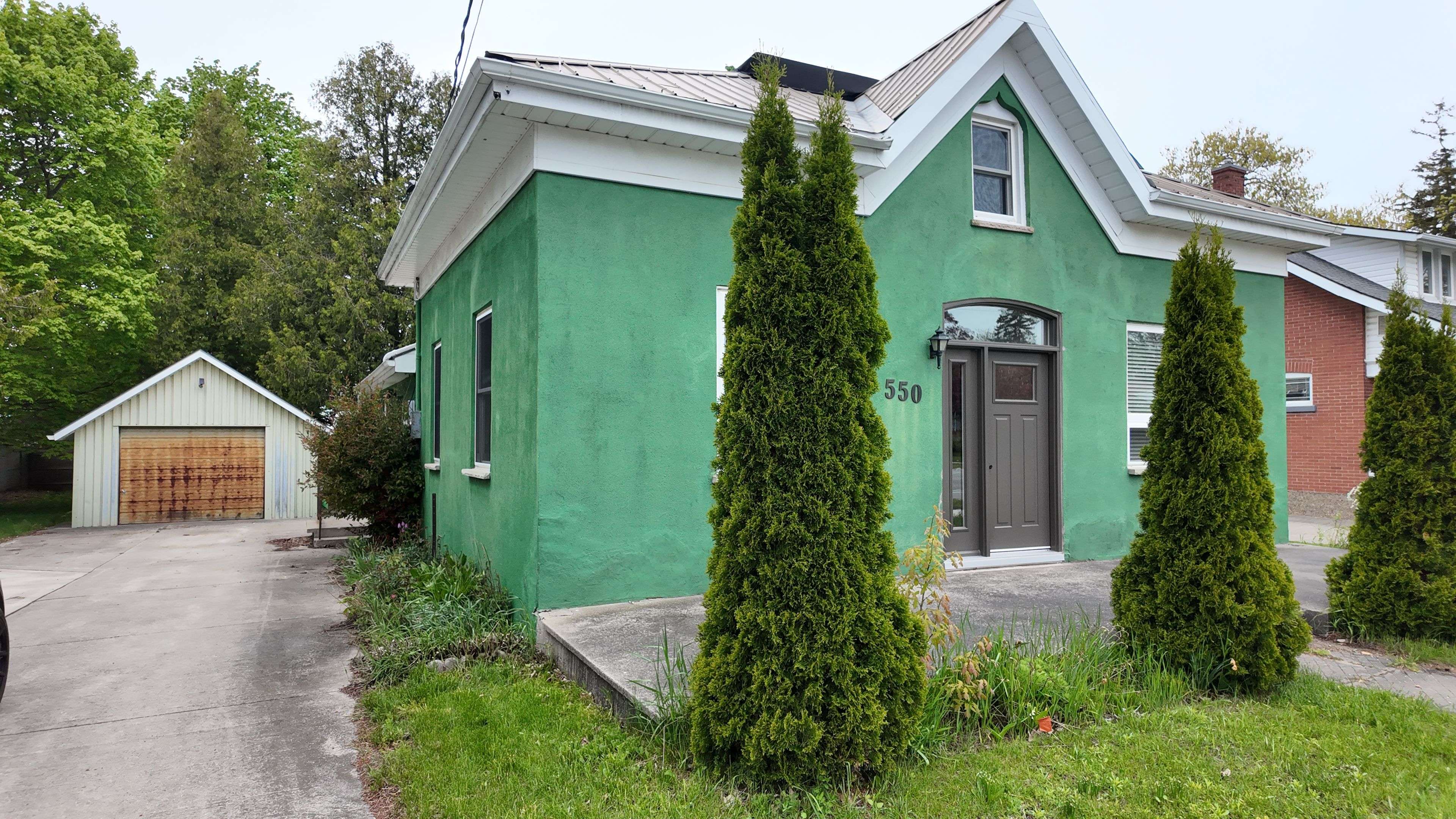 Kincardine, ON N2Z 2H9,550 Queen ST