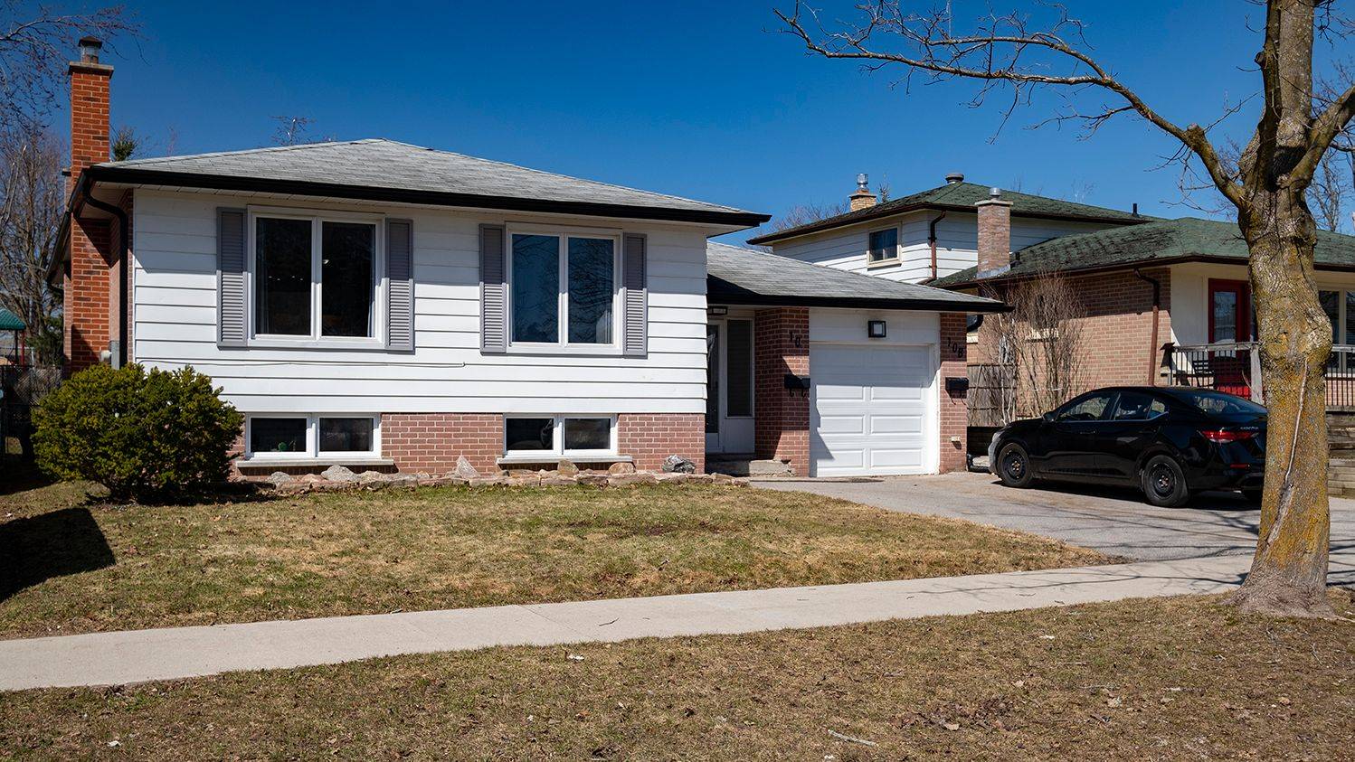 Barrie, ON L4M 4J3,10 GLENECHO DR
