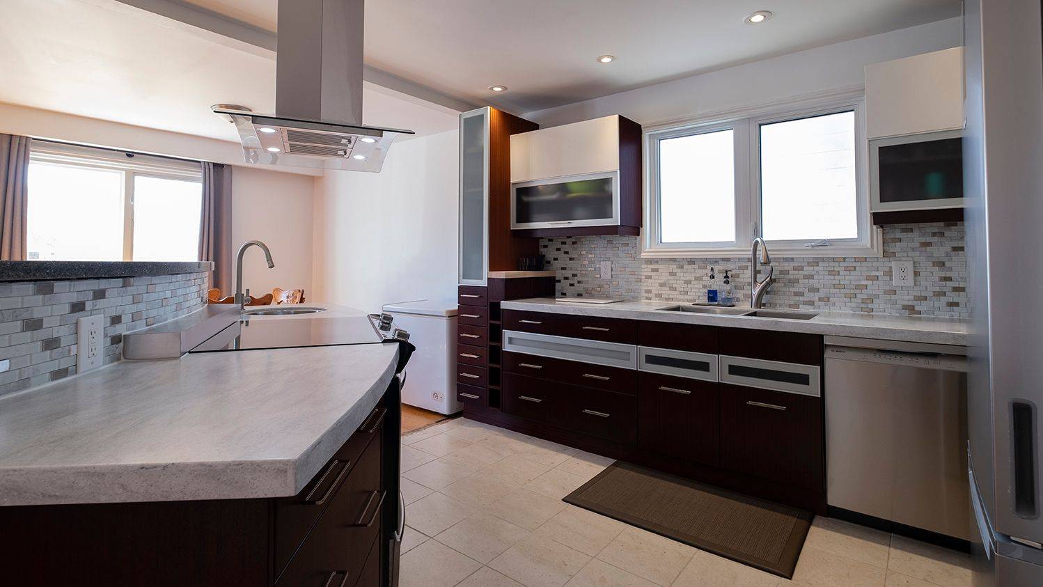Barrie, ON L4M 4J3,10 GLENECHO DR