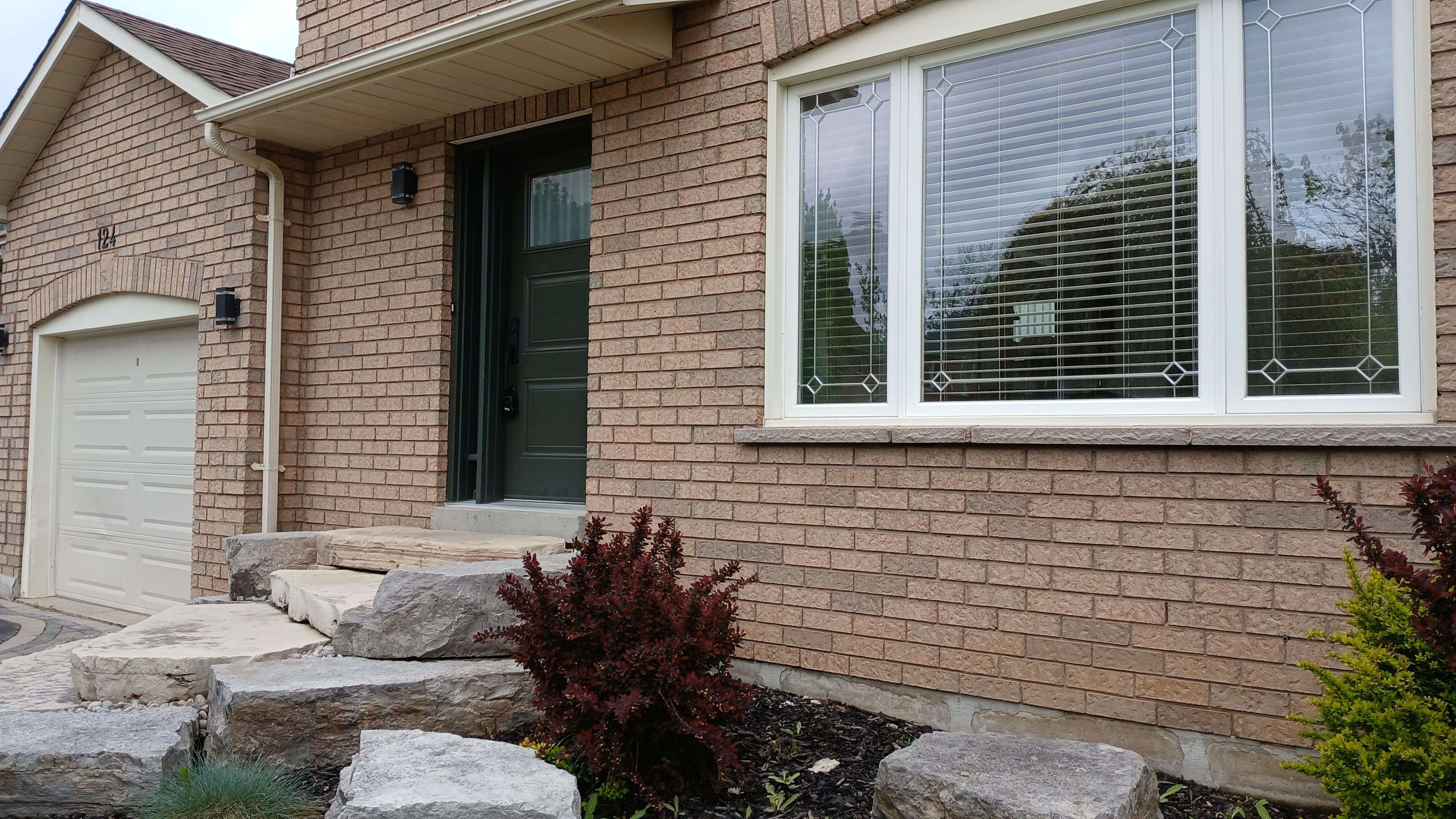 Barrie, ON L4N 7V7,124 Brown ST