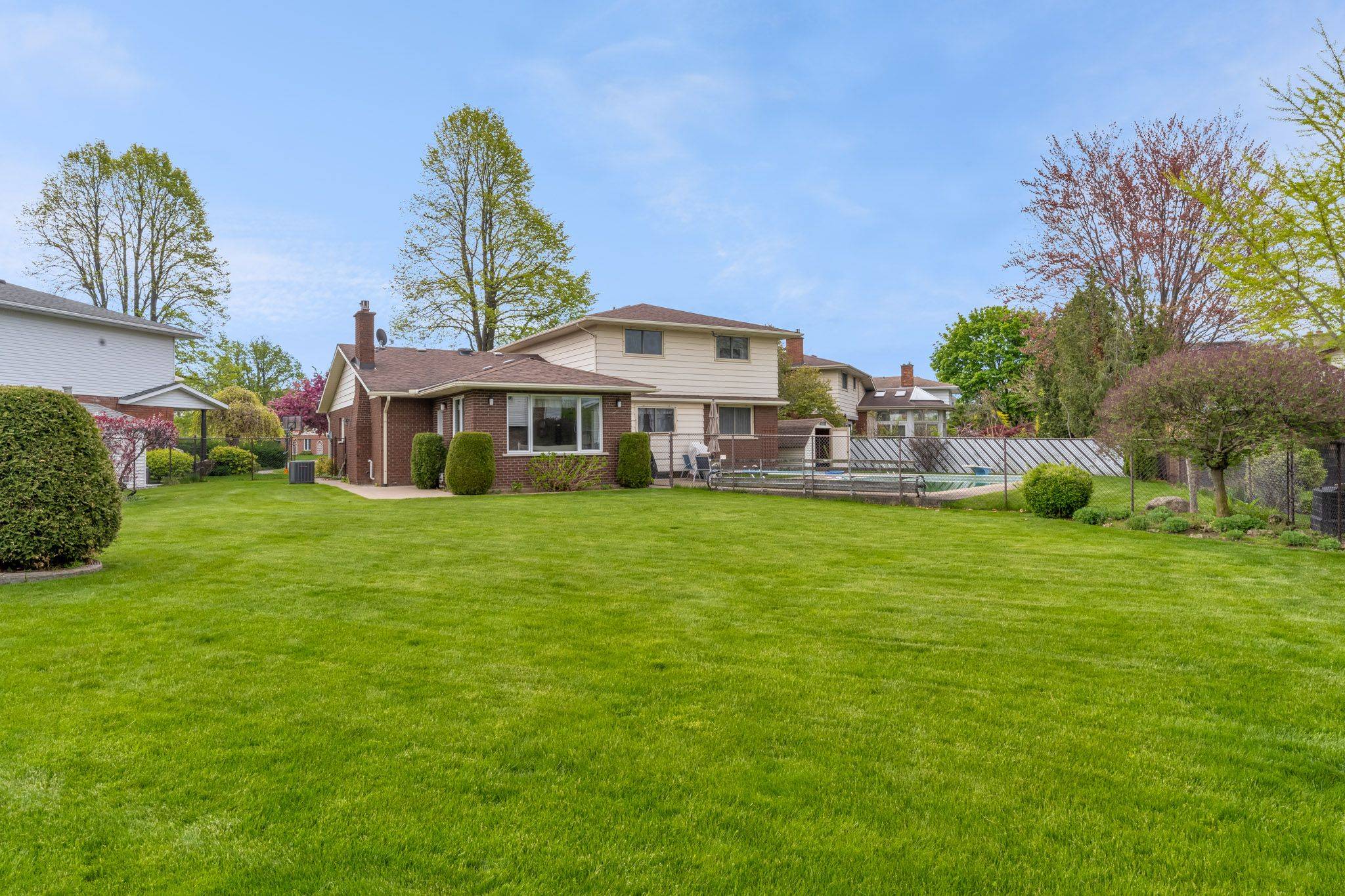 St. Catharines, ON L2N 6T9,10 Wendover PL