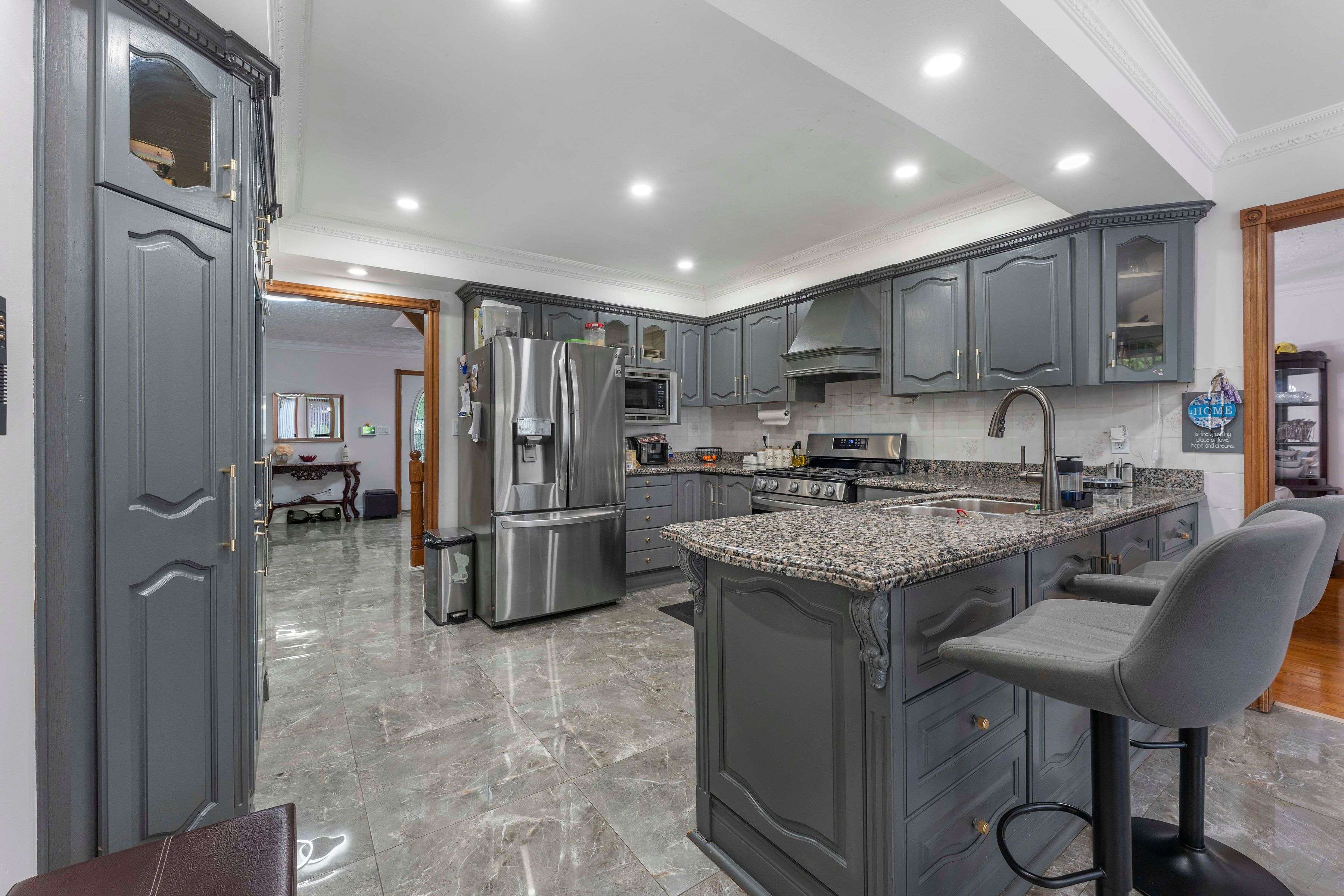 Oshawa, ON L1J 8H3,79 Elizabeth ST