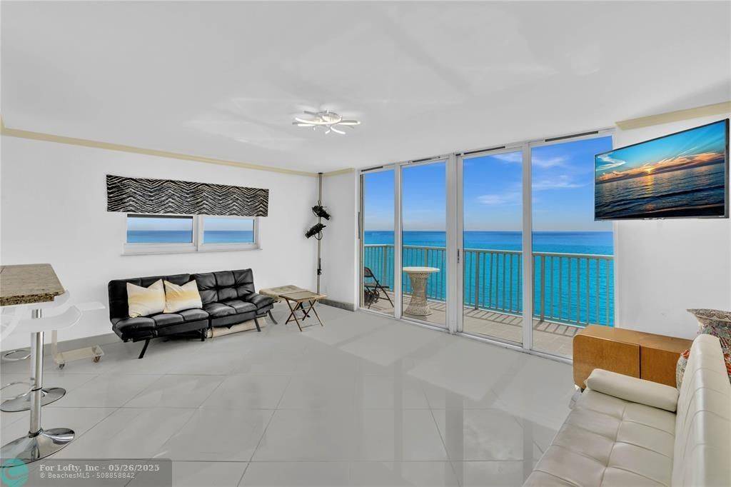 Hollywood, FL 33019,400 N SURF RD  #PH1