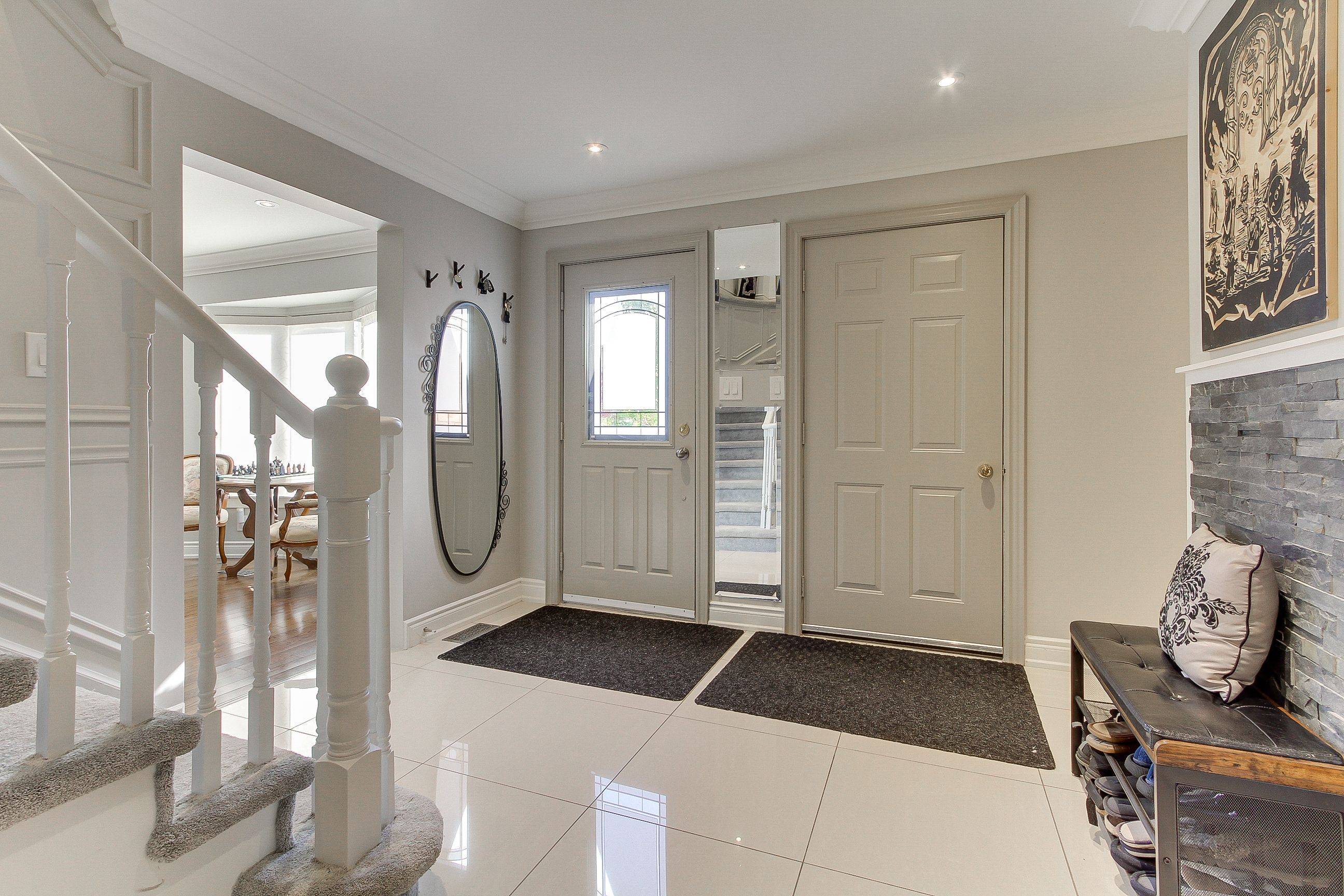 Bradford West Gwillimbury, ON L3Z 2V2,3 Tower CT