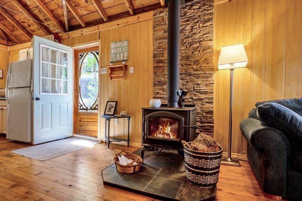 Kawartha Lakes, ON K0M 1C0,44 Birch Glen DR