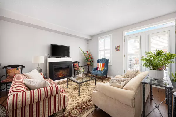 Toronto C01, ON M6J 1R5,51 Halton ST #228