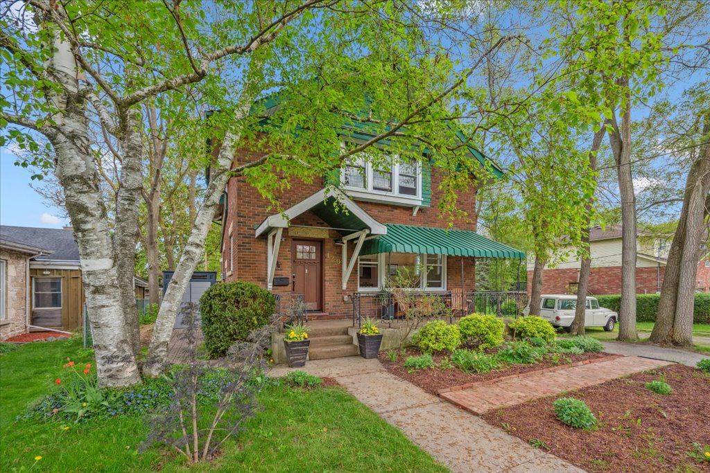 Guelph, ON N1H 3J1,120 Waterloo AVE