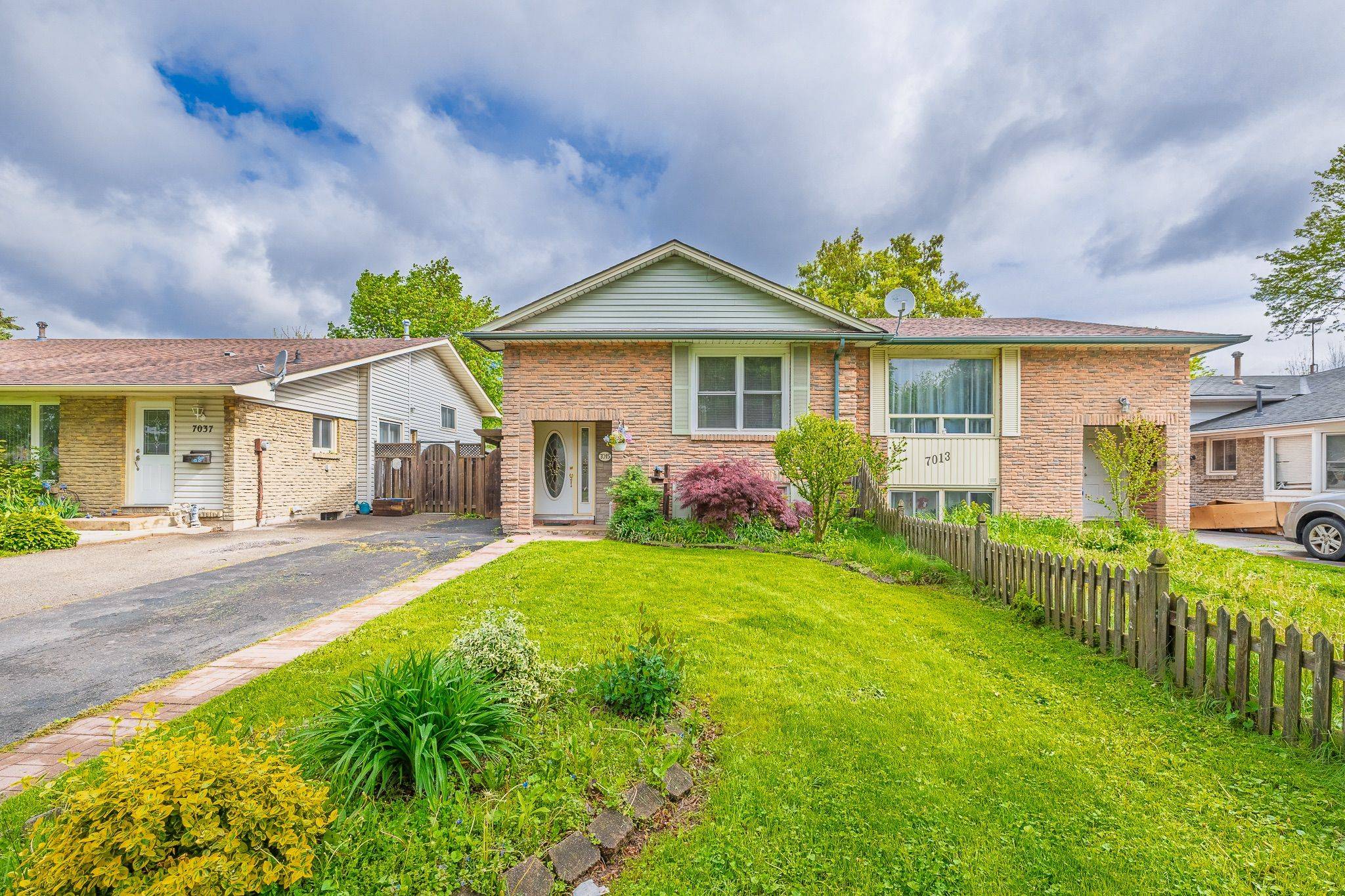 Niagara Falls, ON L2E 6X9,7015 Briarwood AVE