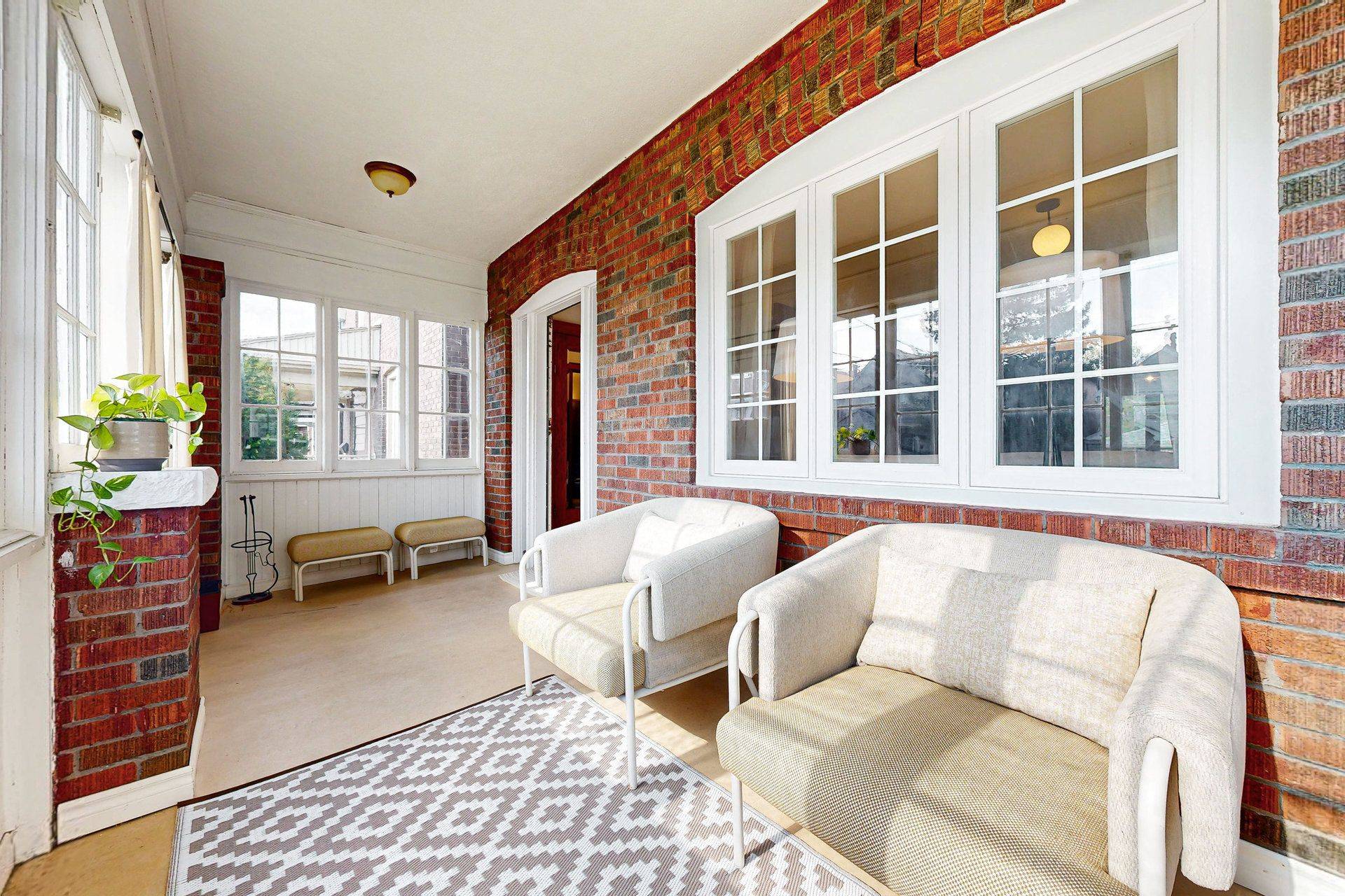 Toronto W02, ON M6S 3M5,765 Windermere AVE