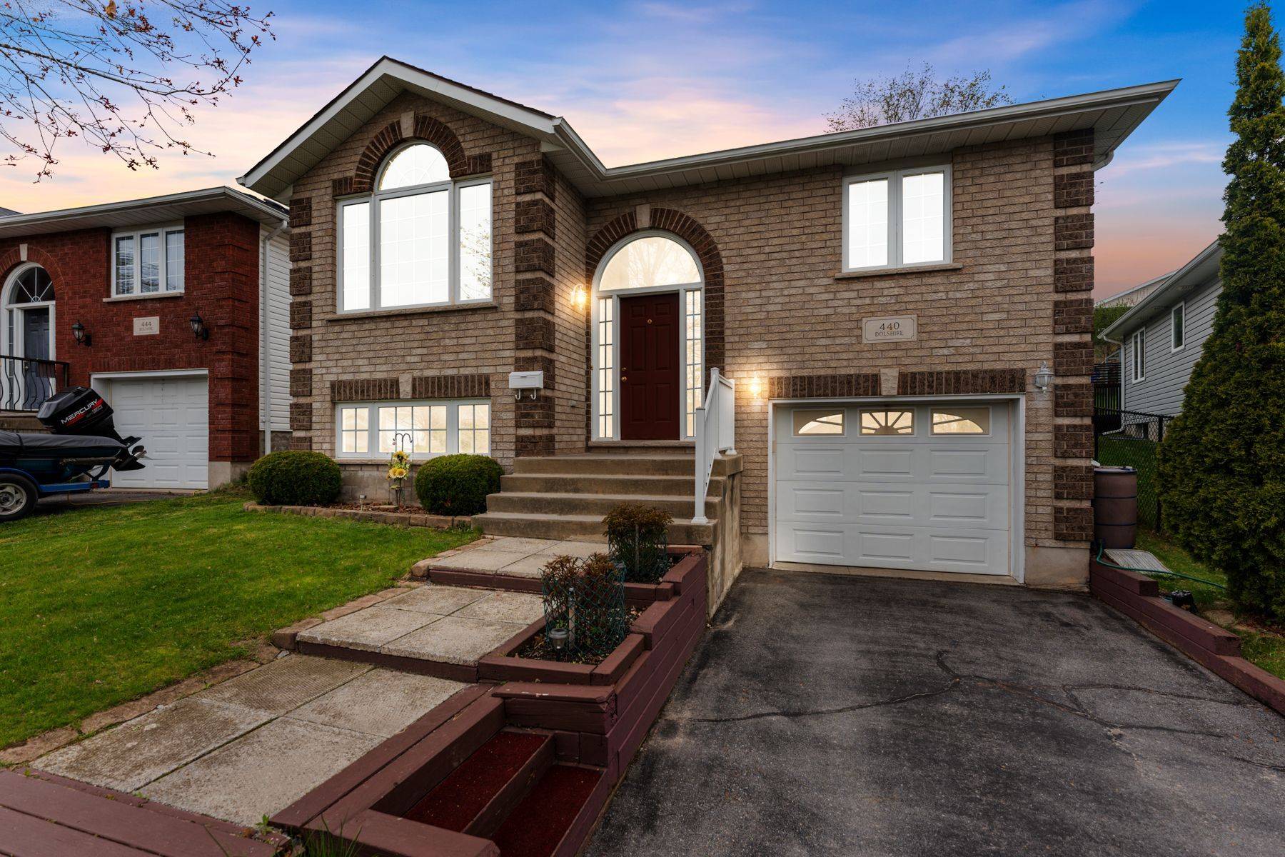 440 Dolshire ST,  Kingston,  ON K7M 9B4