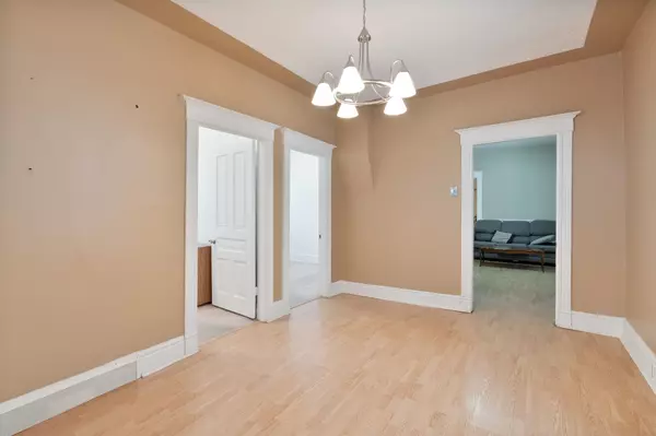 London East, ON N5Z 1Y4,22 Rathgar ST