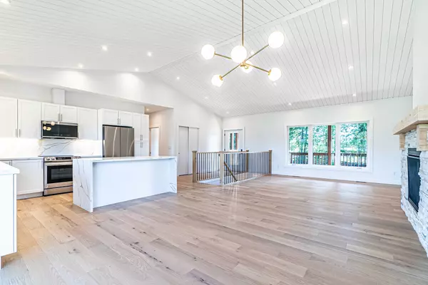 Kawartha Lakes, ON K0M 1A0,33 Coshs RD