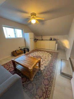 Newmarket, ON L3Y 1M9,475 D'arcy ST #2B