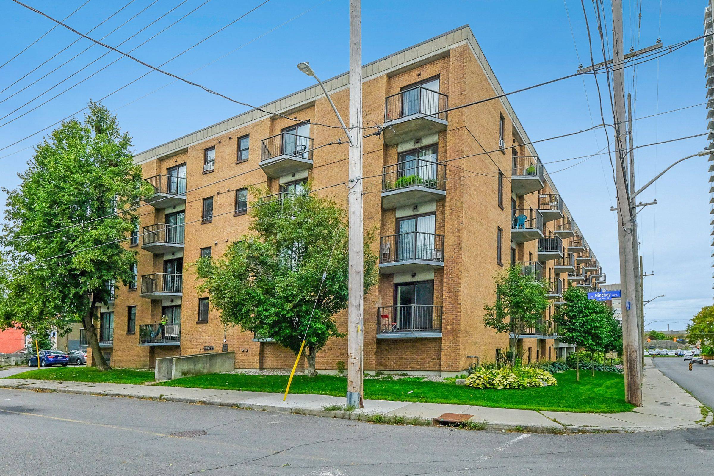 West Centre Town, ON K1Y 2M2,50 Burnside AVE #302