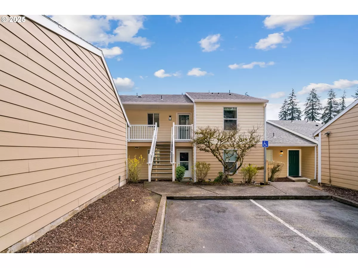 Vancouver, WA 98686,13216 NE SALMON CREEK AVE #E8