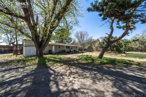 Pueblo, CO 81006,27658 Iris RD