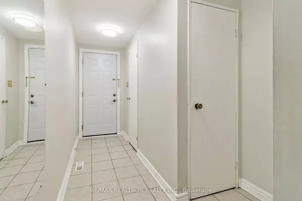 Toronto E05, ON M1W 2M8,44 Chester Le BLVD #6