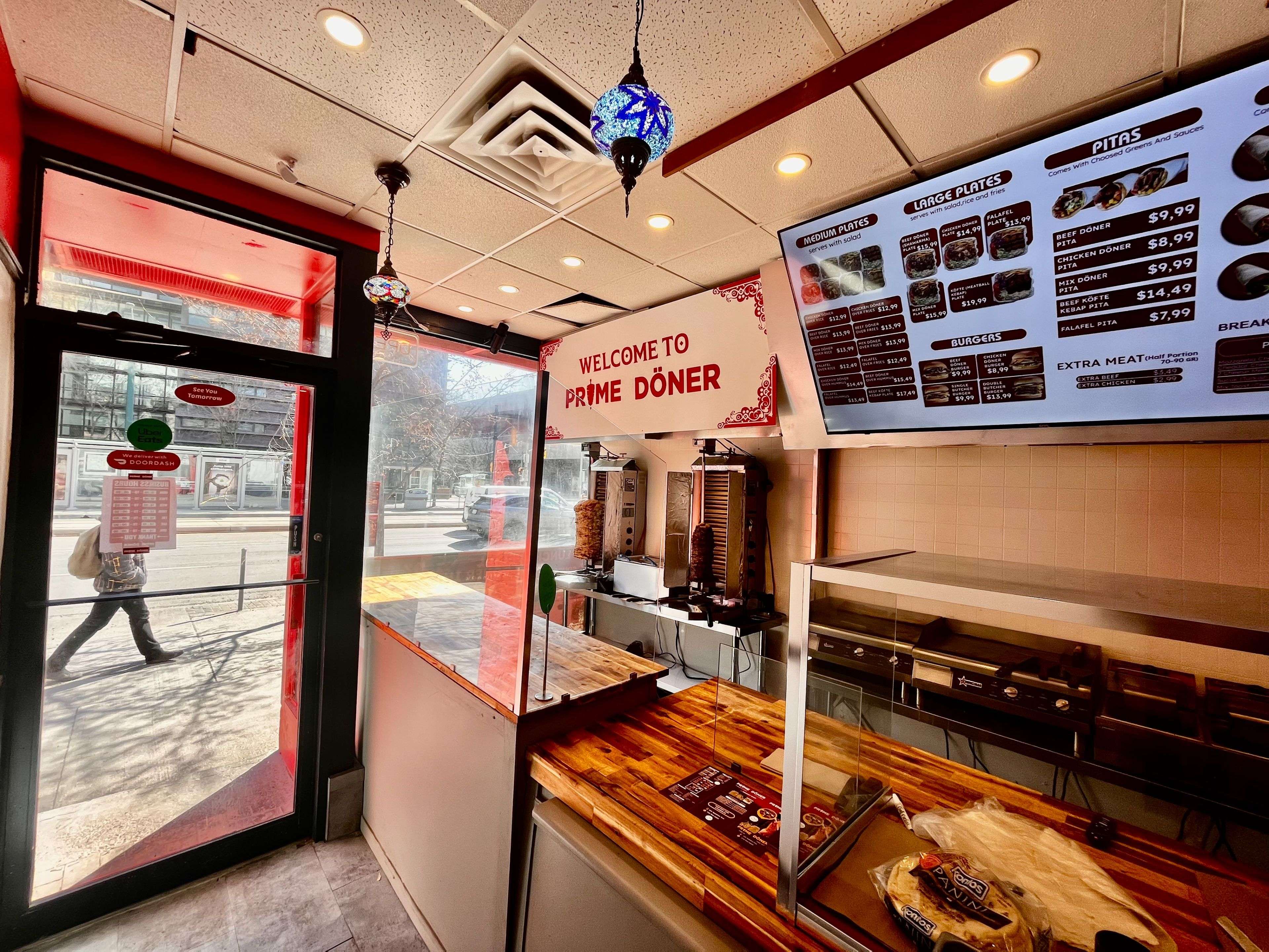 Toronto C01, ON M5S 2H7,656 Spadina AVE