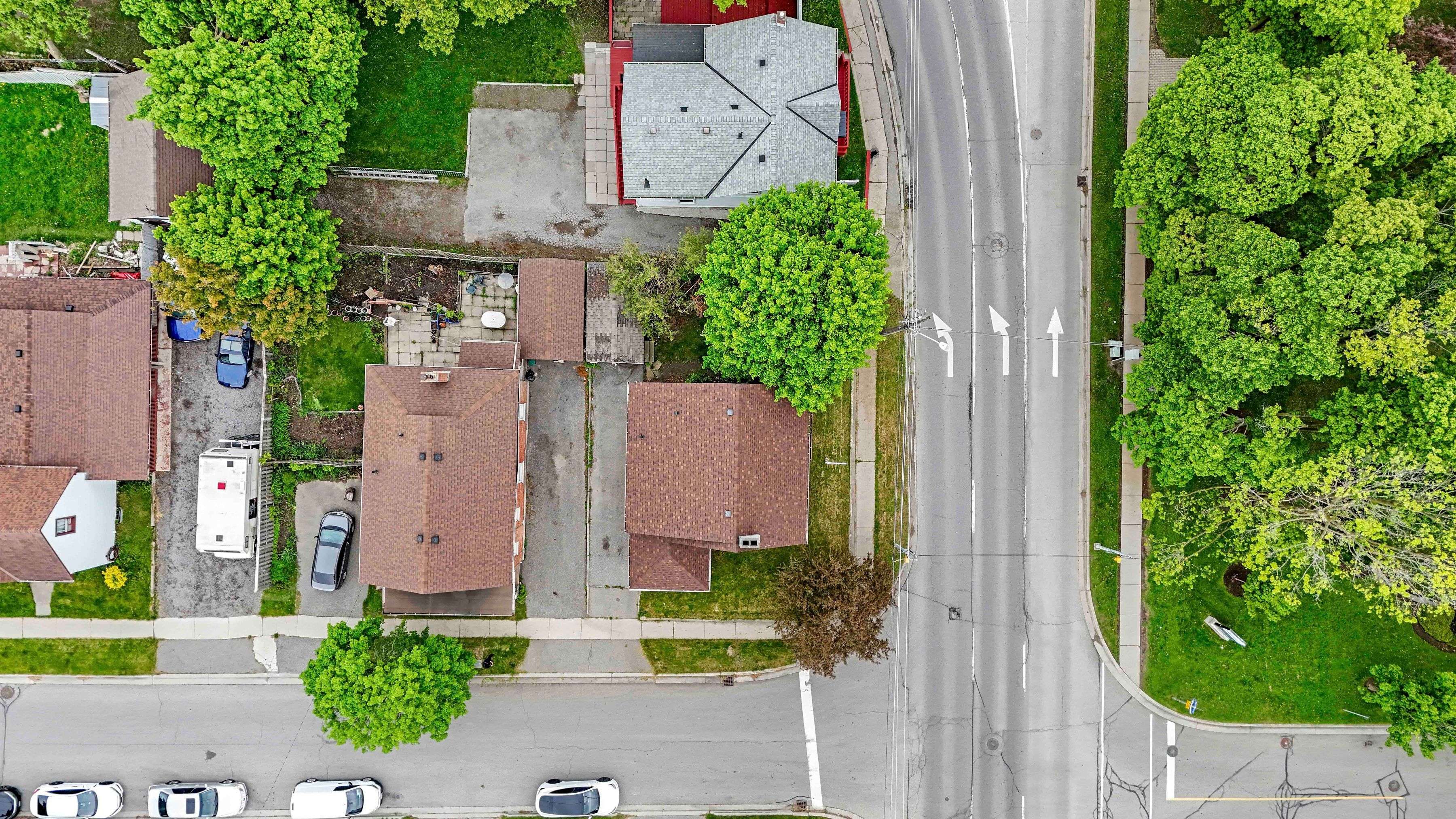 Oshawa, ON L1H 2K3,49 Quebec ST