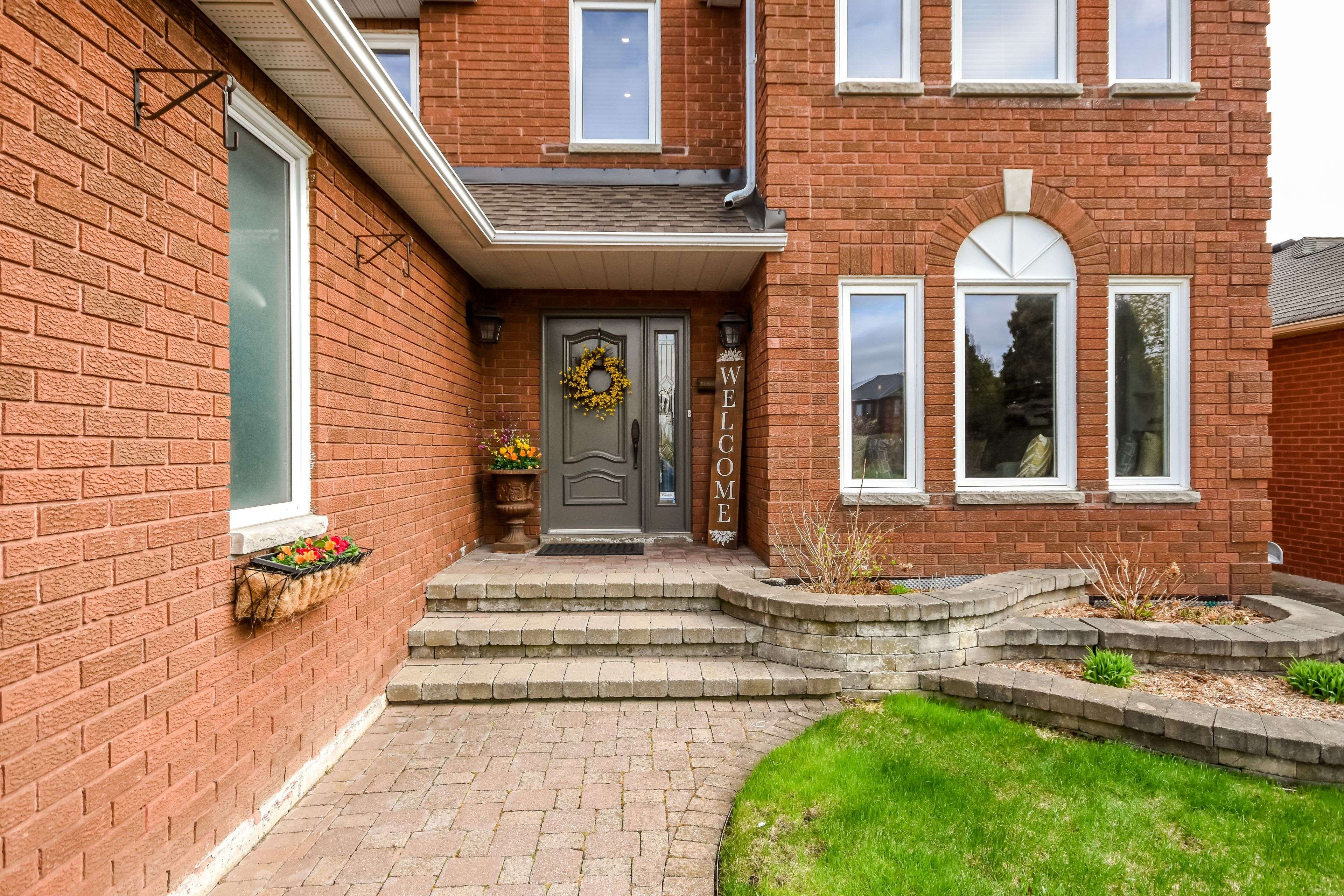 Barrie, ON L4N 7E6,30 Golden Meadow RD