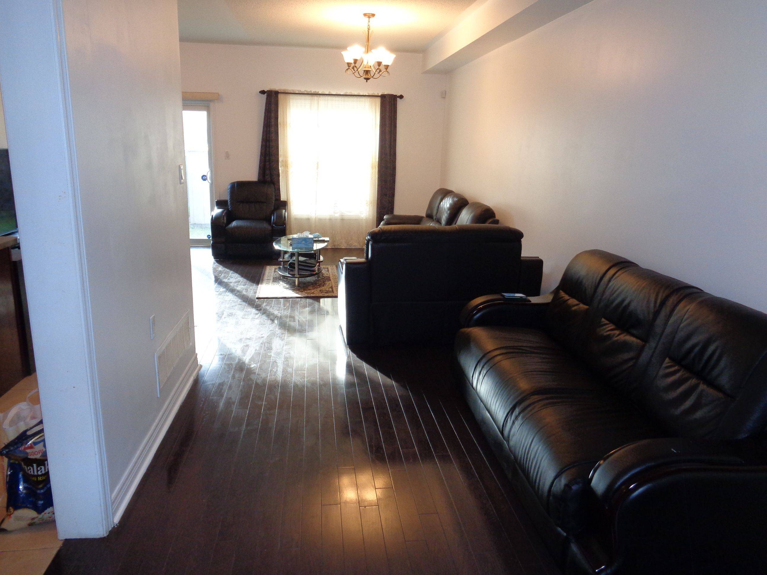 Mississauga, ON L5W 0C4,249 Comiskey CRES