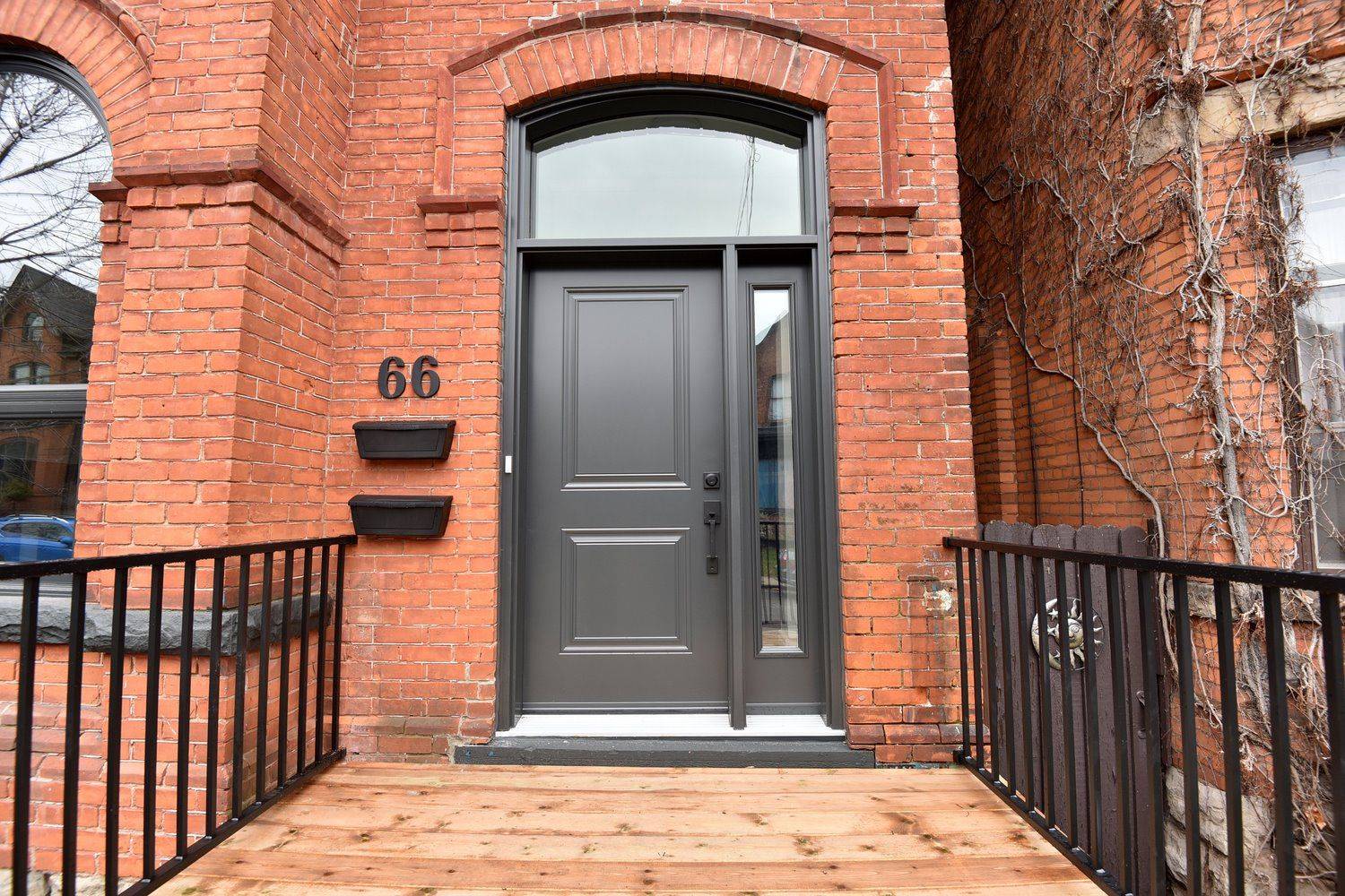 Hamilton, ON L8N 2W6,66 Erie AVE