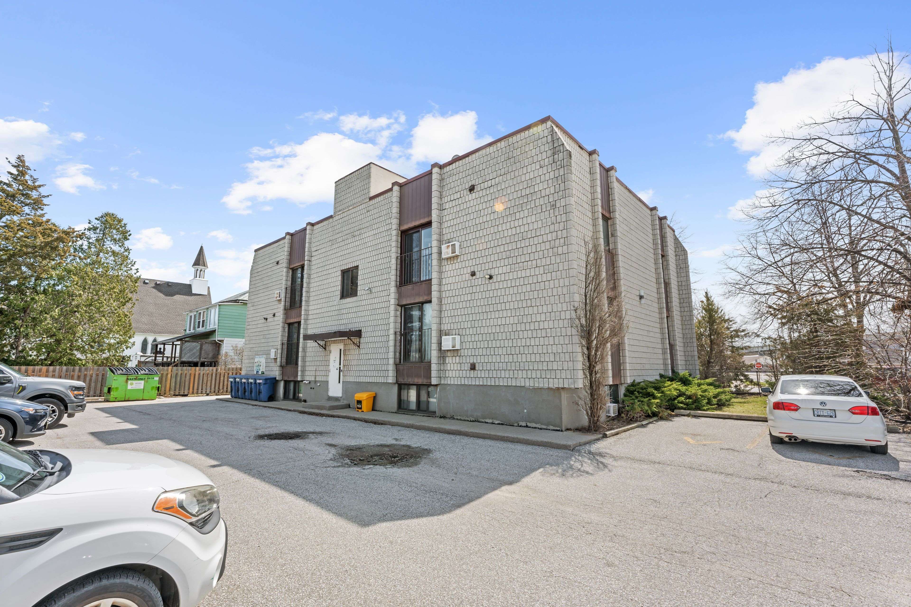 Point Edward, ON N7V 1E8,204 Michigan AVE