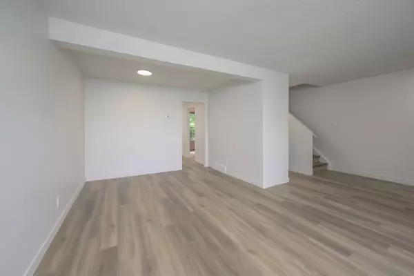 London East, ON N5V 3S3,550 Second ST #32