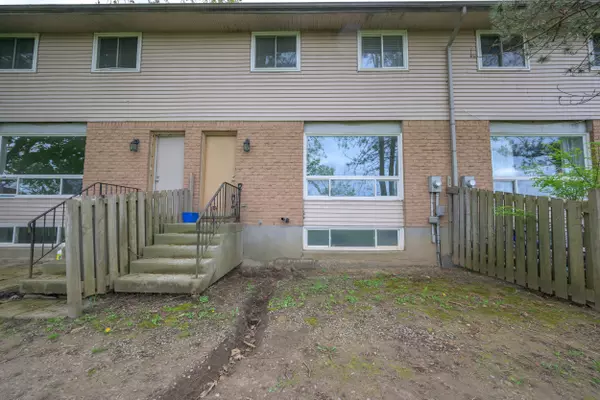 London East, ON N5V 3S3,550 Second ST #33