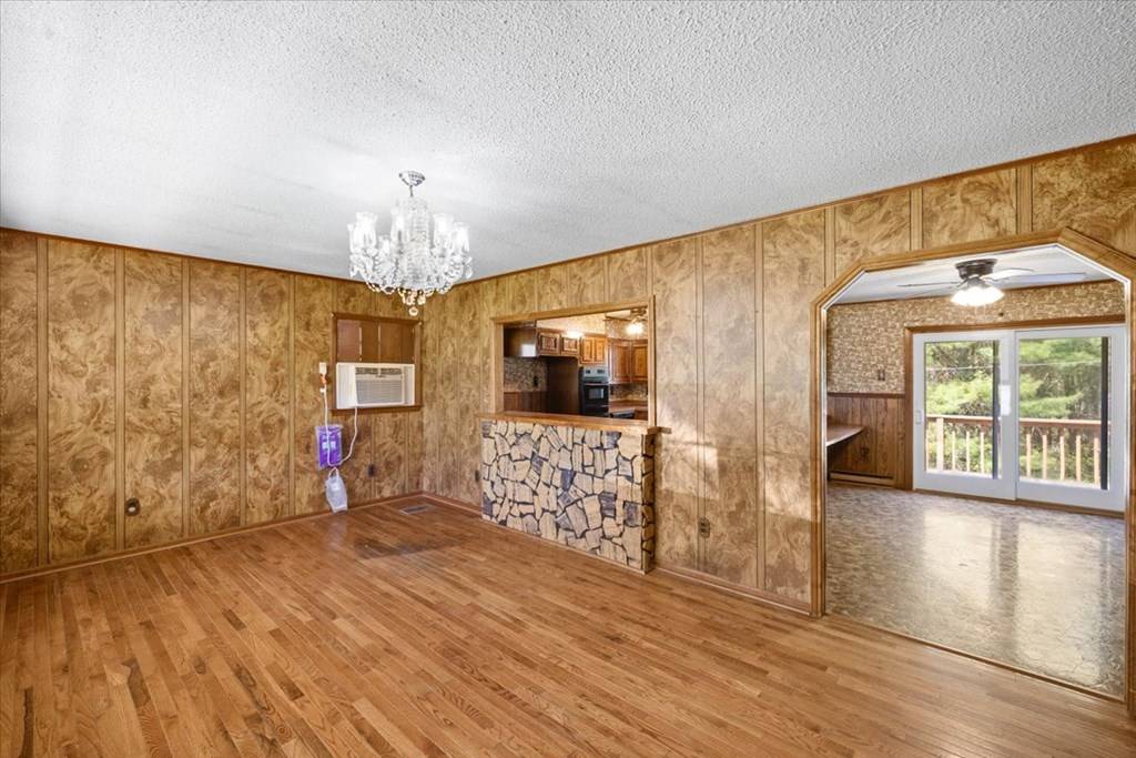 Laurel Fork, VA 24352,90 Terrys Mill Rd