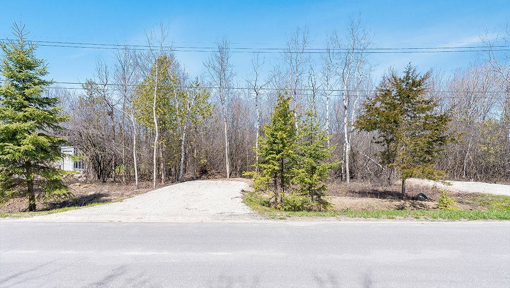 Collingwood, ON L9Y 0X2,27 Braeside ST