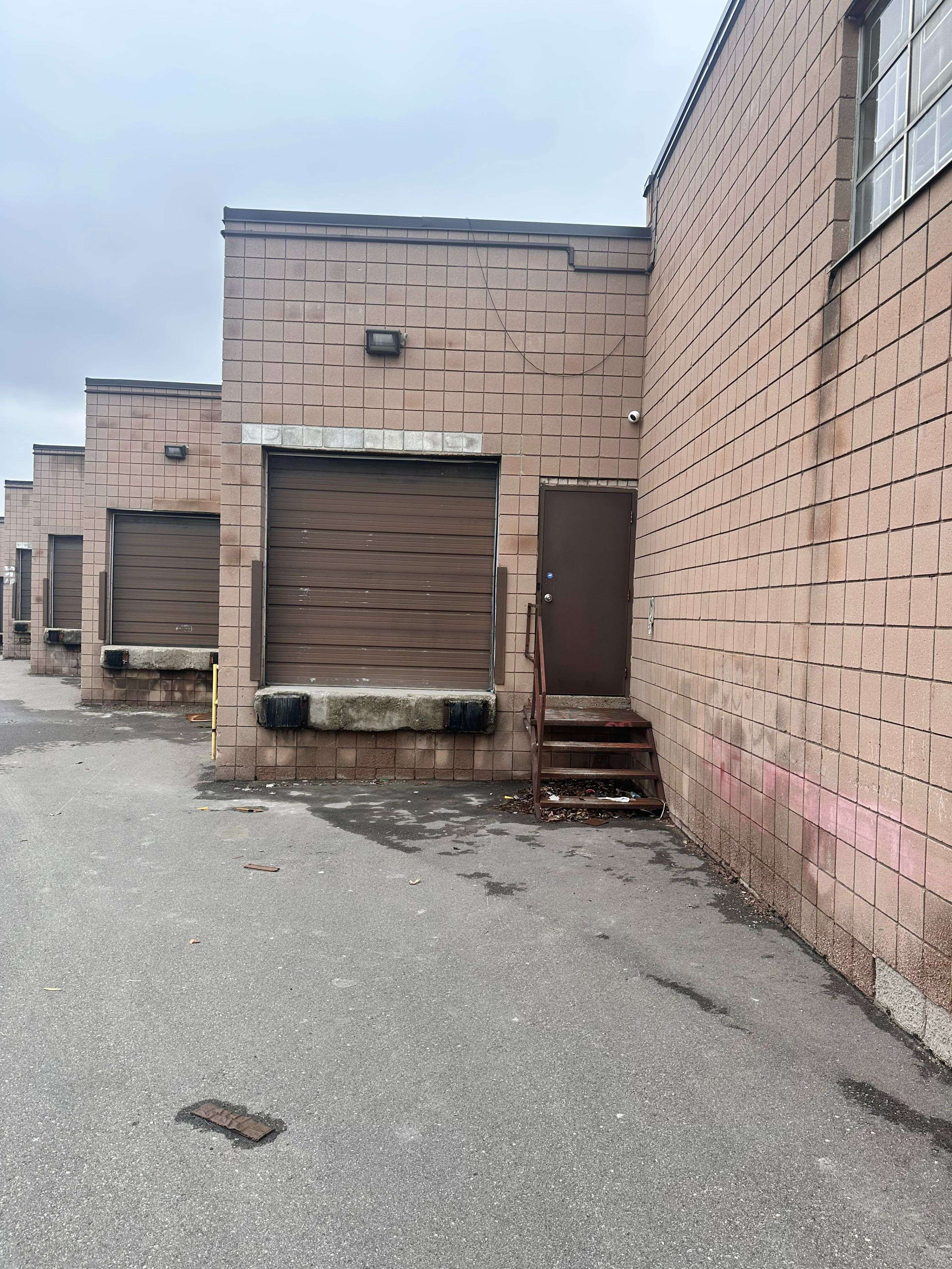 Mississauga, ON L4W 2S7,1200 Aerowood DR #12A