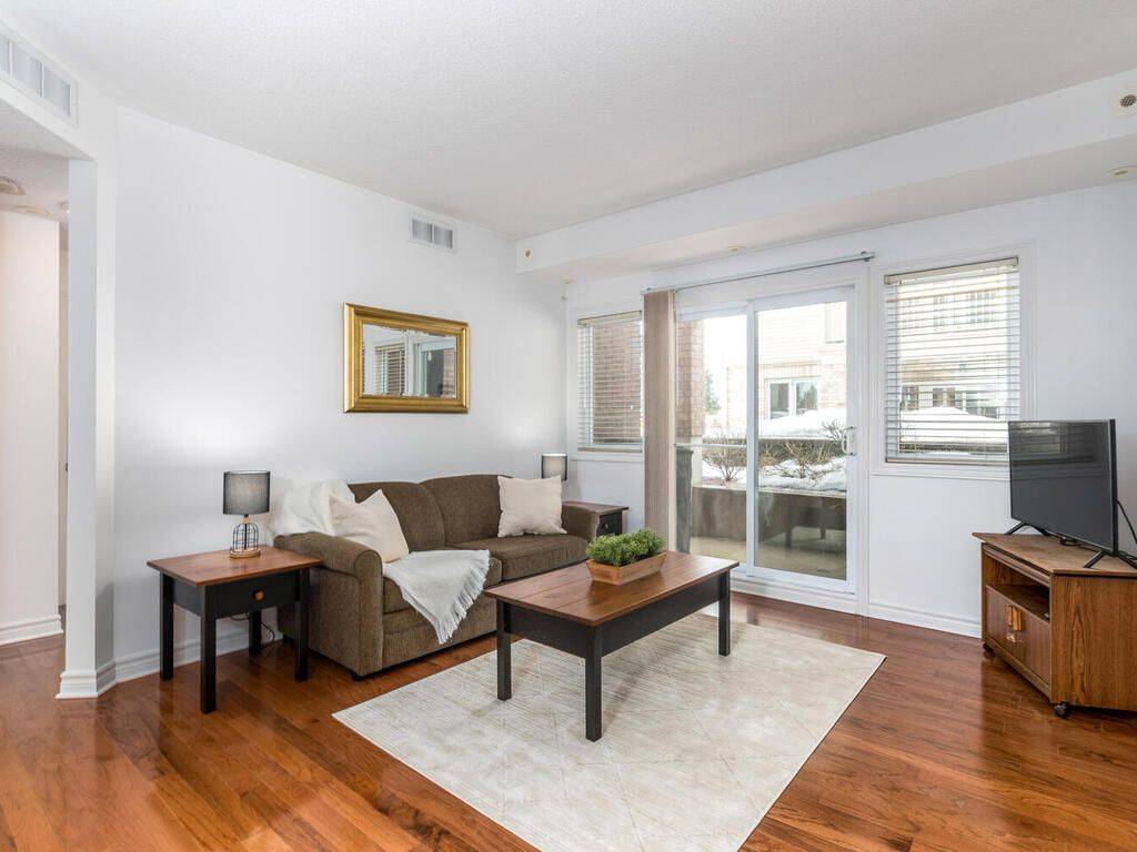 Stittsville - Munster - Richmond, ON K2S 0C8,1113 Stittsville Main ST #B