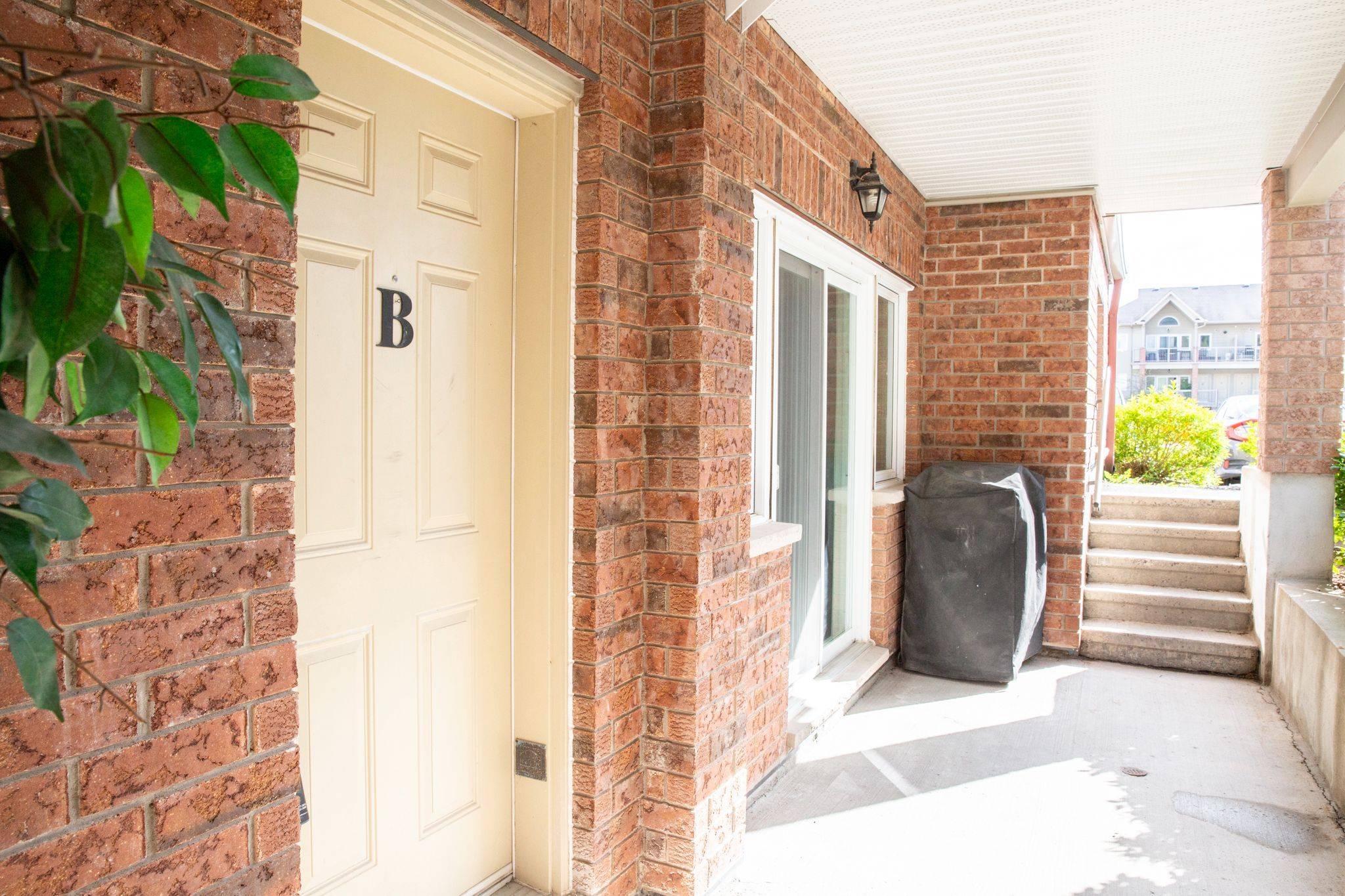 Stittsville - Munster - Richmond, ON K2S 0C8,1113 Stittsville Main ST #B