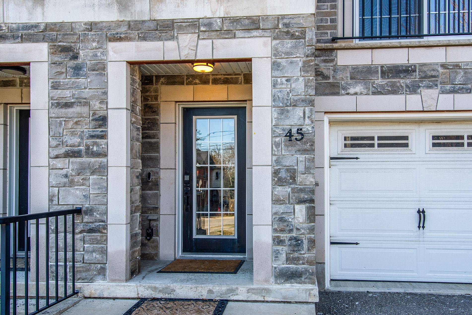 Kitchener, ON N2K 1S2,45 Woolwich ST