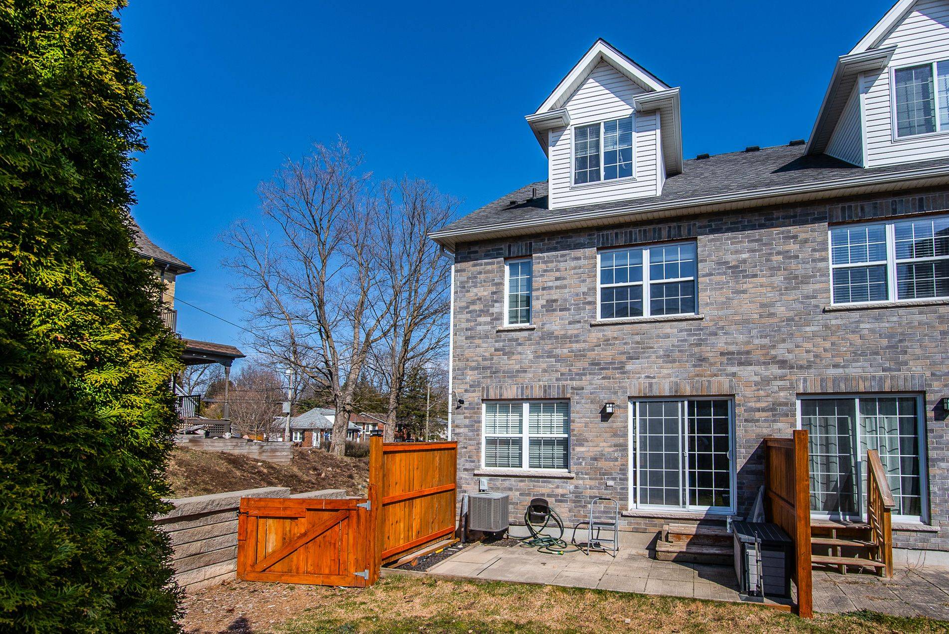 Kitchener, ON N2K 1S2,45 Woolwich ST