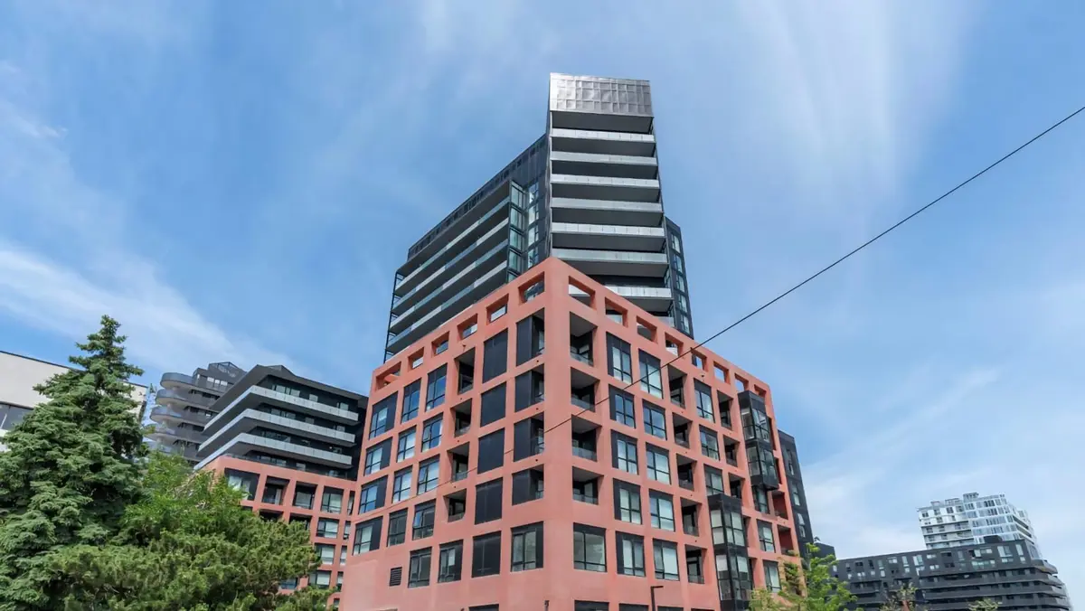 Toronto C06, ON M3H 0E7,8 Tippett RD #405