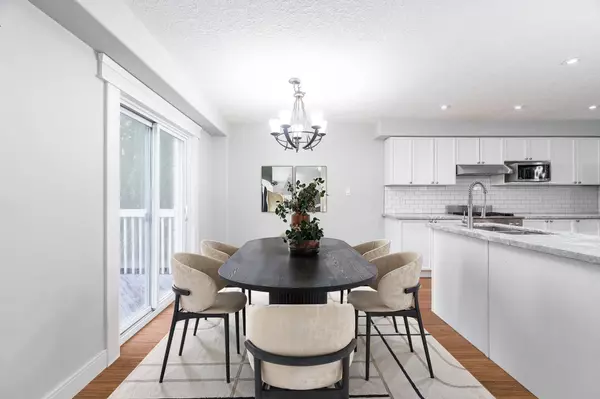 Barrie, ON L4M 7A1,15 Dunsmore LN