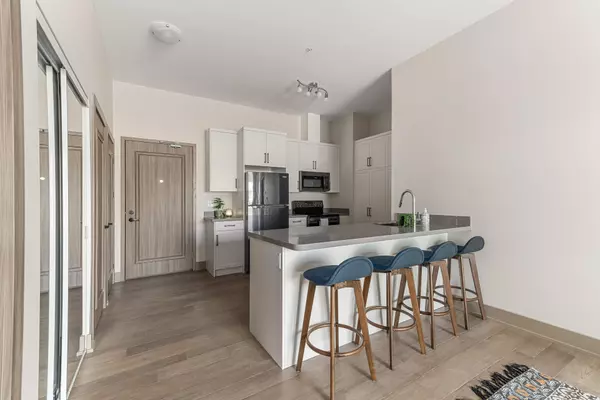 Kingston, ON K7M 3X9,820 GARDINERS RD #327