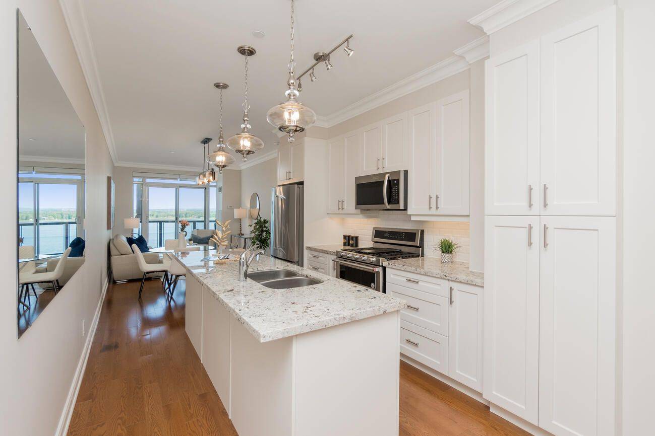 Orillia, ON L3V 1C6,90 Orchard Point RD #611