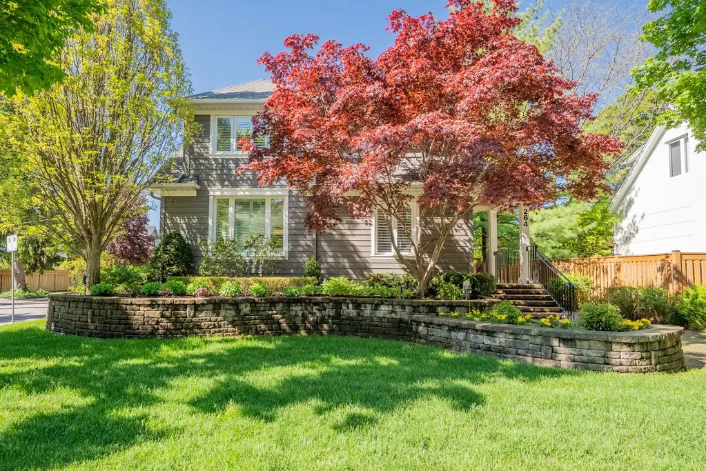 Oakville, ON L6J 3S4,264 Douglas AVE
