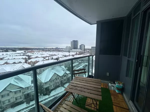 Vaughan, ON L4J 0G6,30 North Park RD #1001