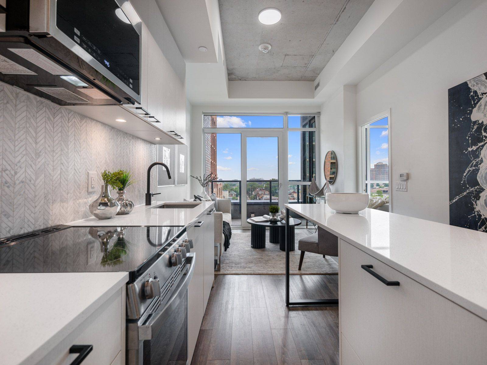 Toronto W03, ON M6N 1J5,1808 St. Clair AVE W #713