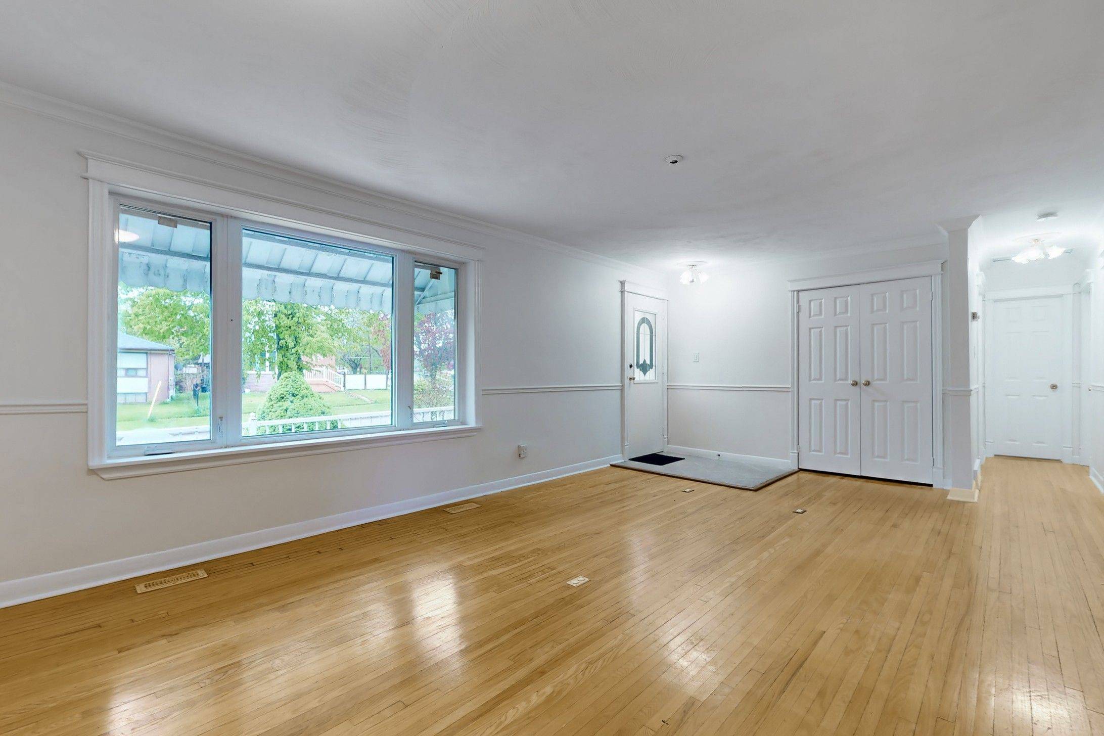 Oshawa, ON L1J 1C9,516 Monteith AVE